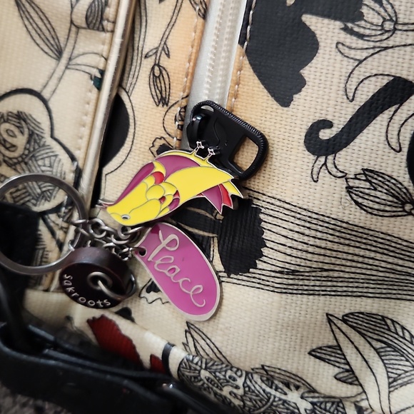 SAKROOTS Bird Peace ✌️ Crossbody Bag - Picture 4 of 6